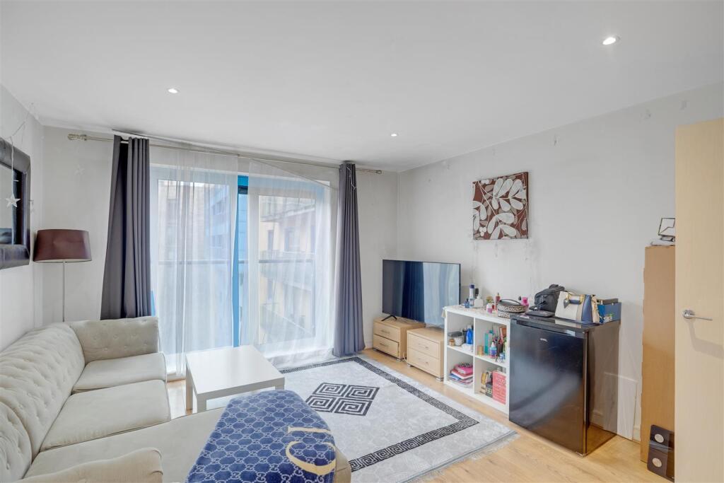 Apartment in London - View 5