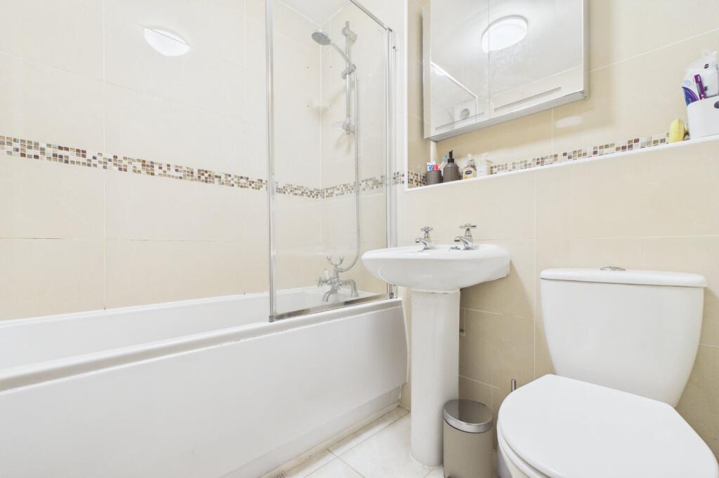 Apartment in Winkfield, Martin's Heron - View 6