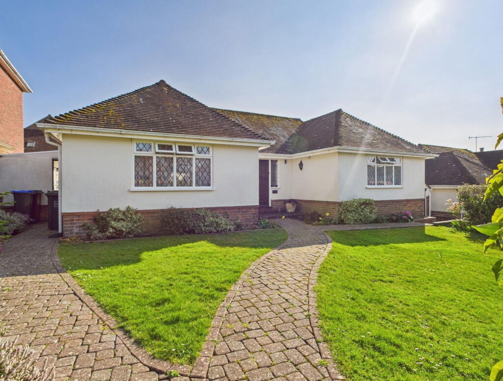 2-bed detached on Allendale Avenue, Findon Valley, Worthing BN14 0AH, £525,000