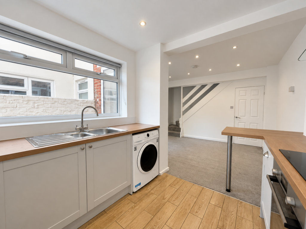 House in Southampton - More