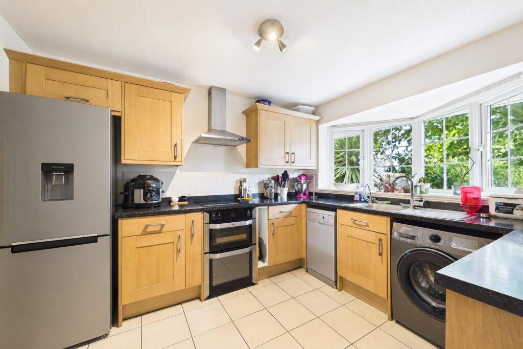 Fern Walk, Calcot, Reading, Berkshire, RG31 - View 2