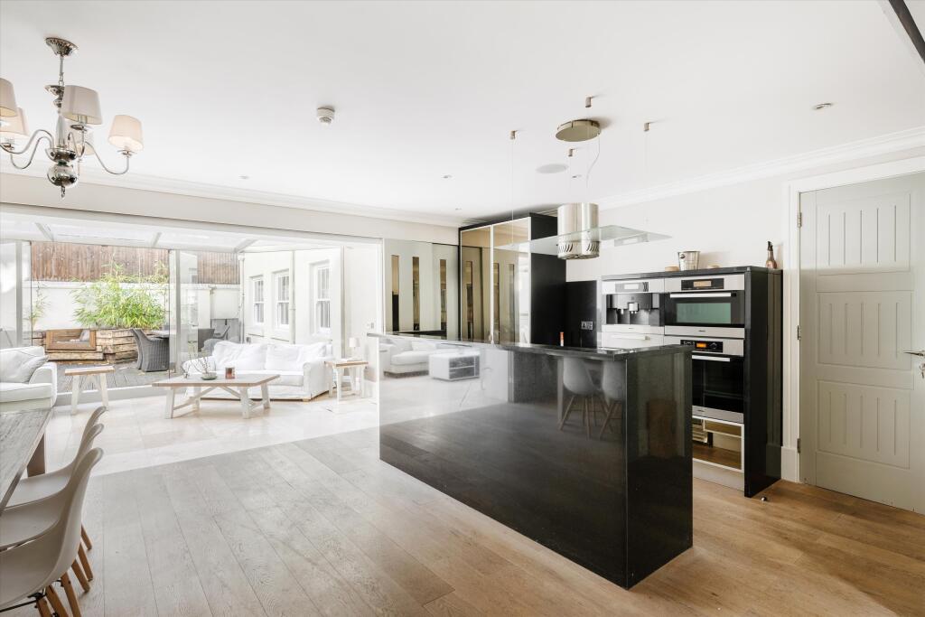 Apartment in London, St. John's Wood - More