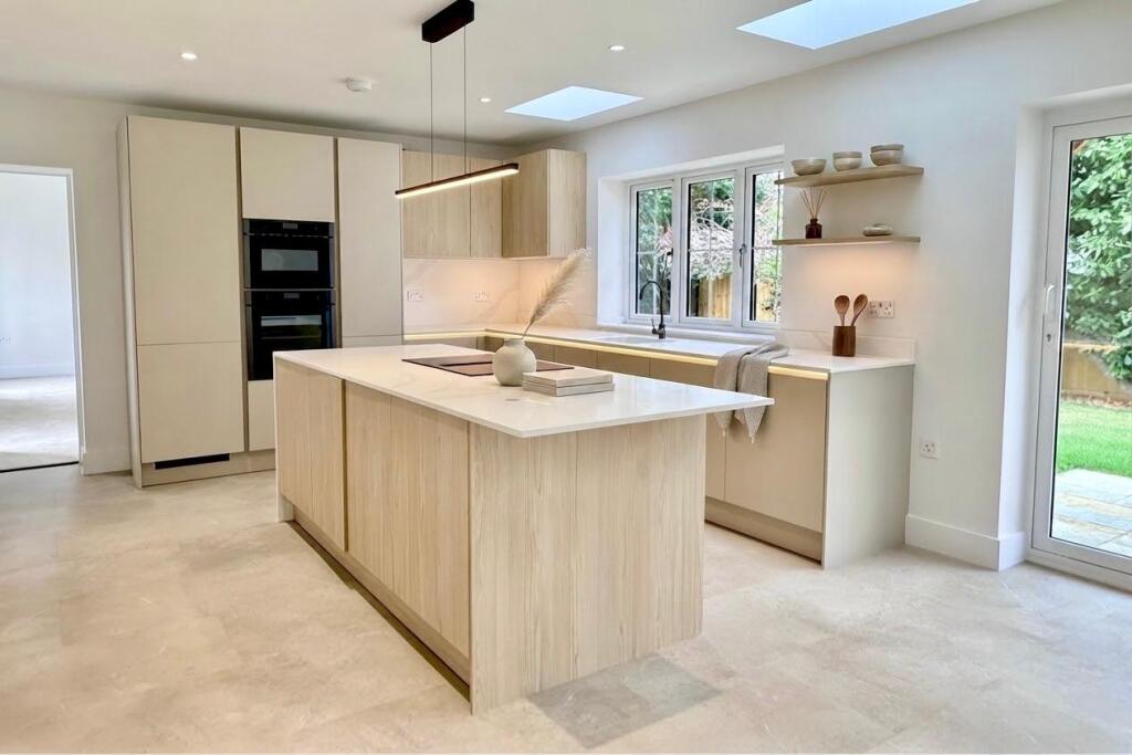 House in New Forest, Ringwood - View 5
