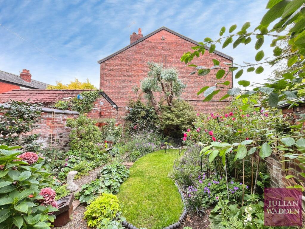 House in Stockport, Heaviley, Cale Green - View 5