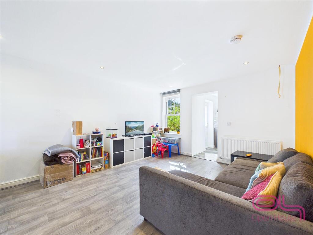 House in Swadlincote, Newhall - View 4