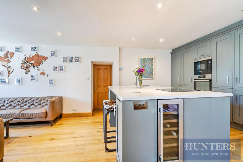 Lamb Springs Lane, Esholt, Shipley - View 4