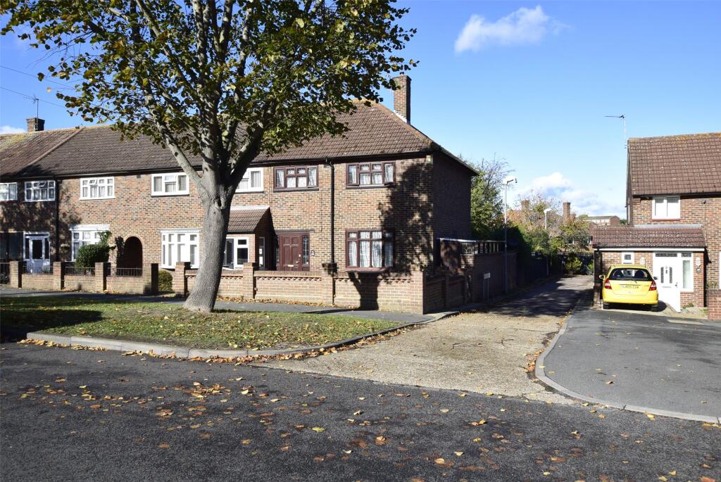 Main image of property: Faringdon Avenue, Romford, RM3