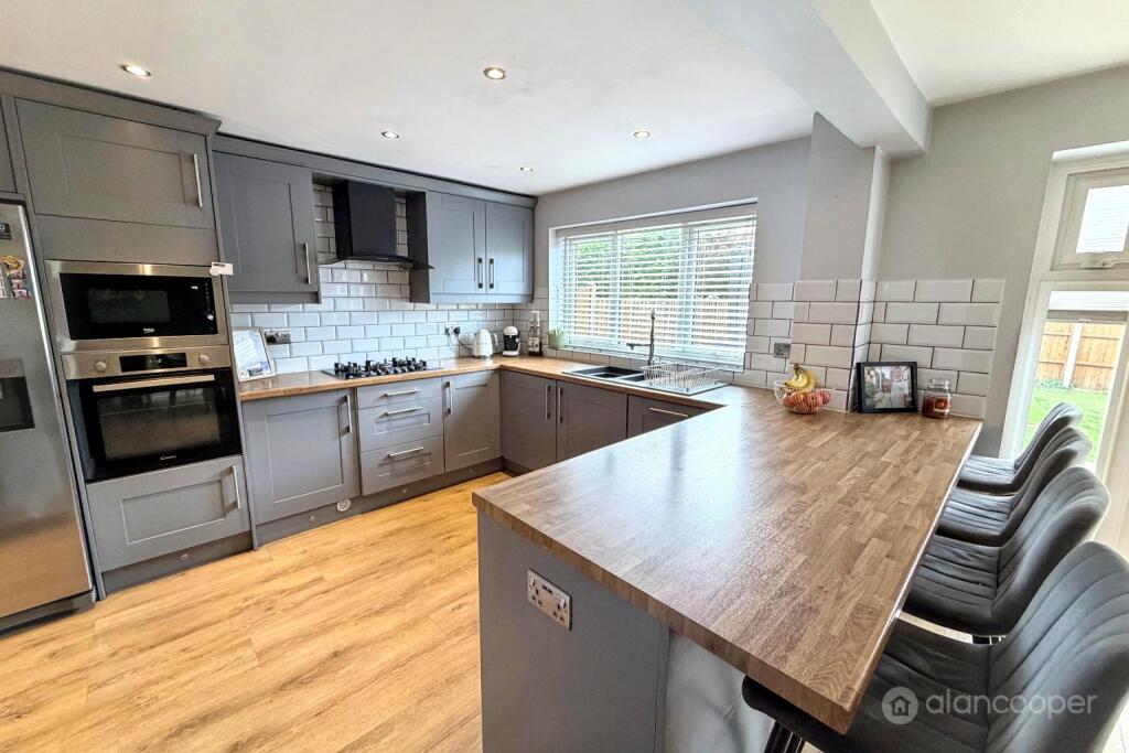 House in Nuneaton and Bedworth, Whitestone - More