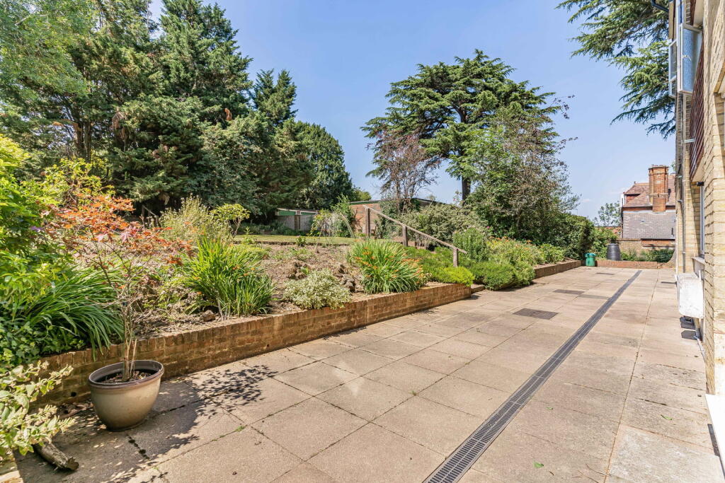 Apartment in London - View 5