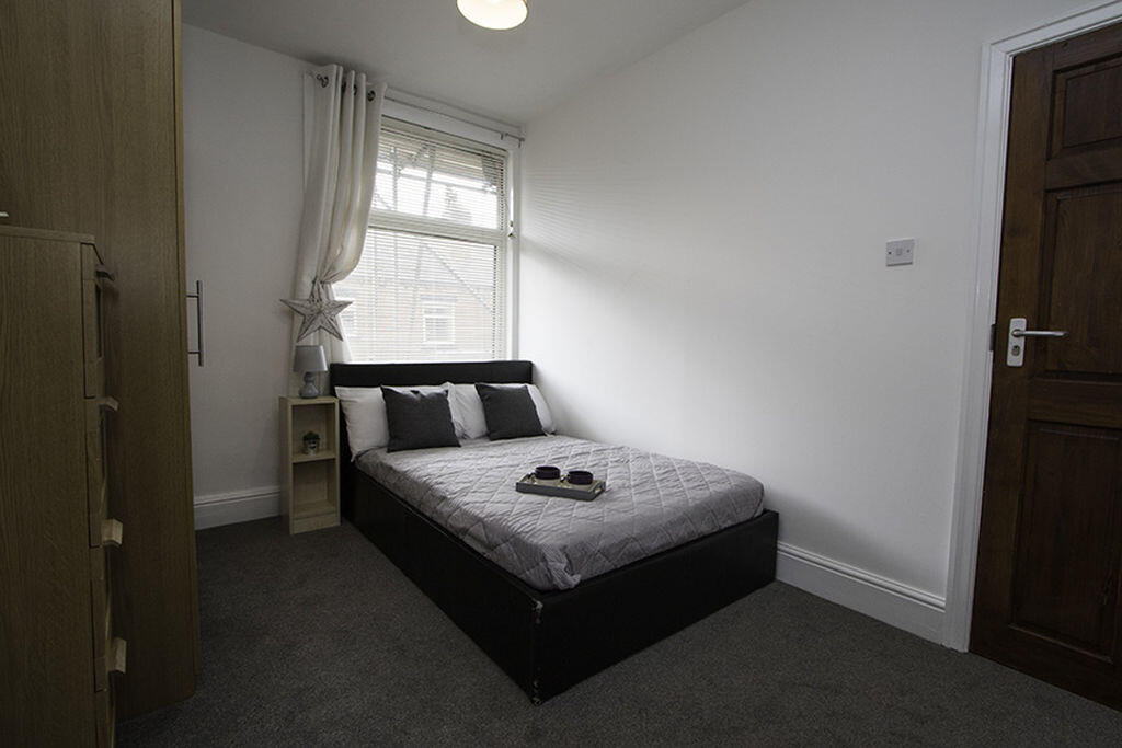 House in Leeds, Burley - More