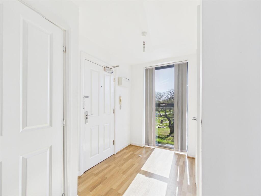 Apartment in Colchester, New Town - View 5