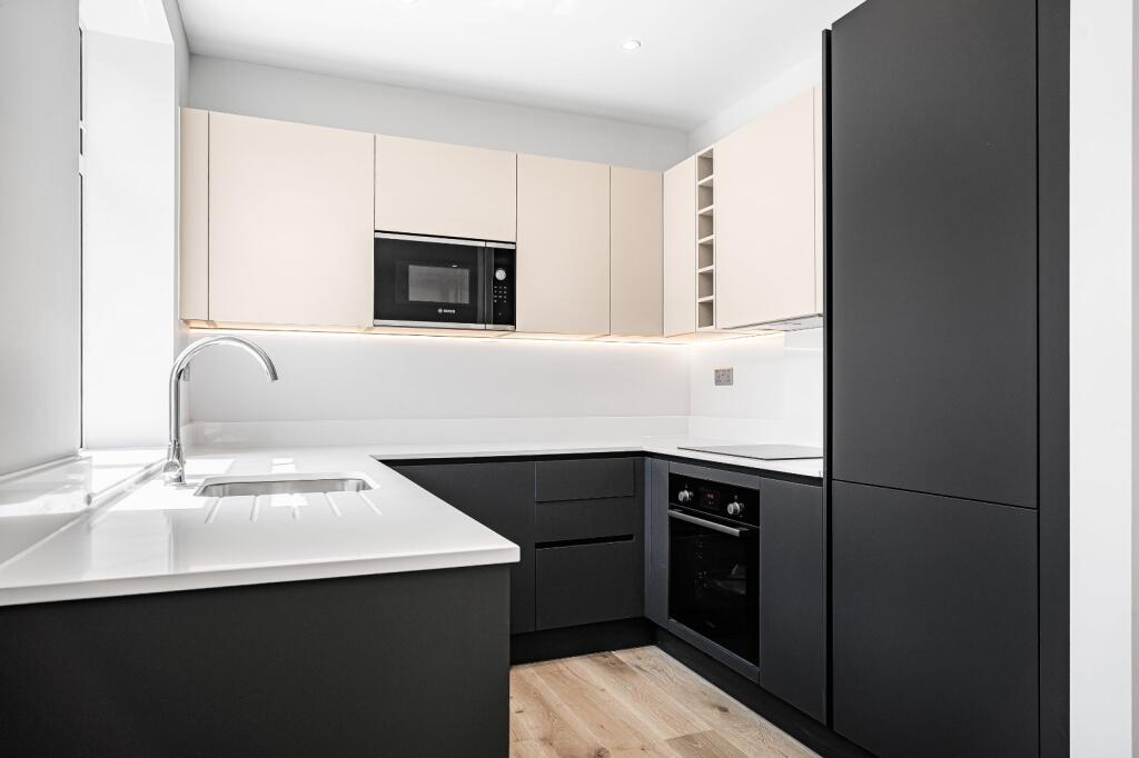 Apartment in London - View 5