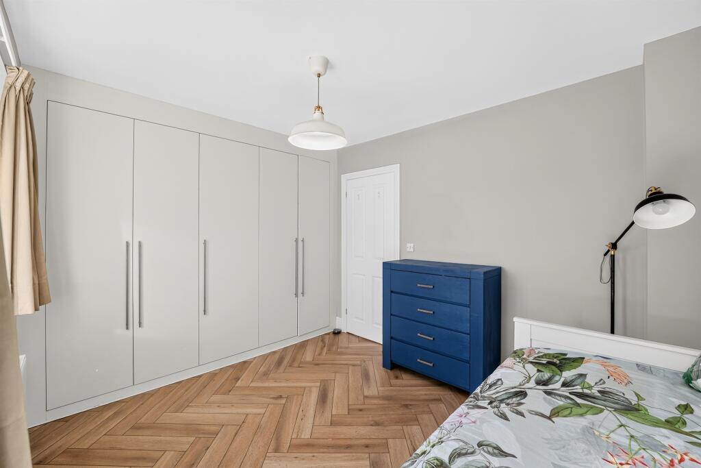 House in London - View 5