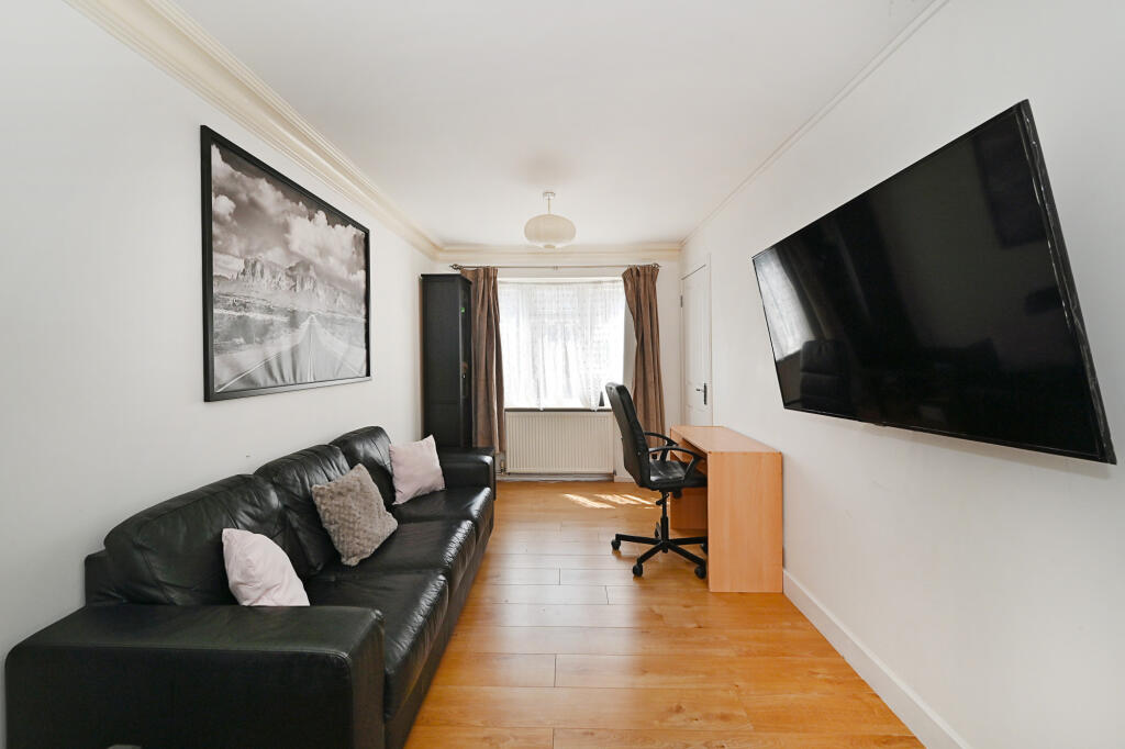 House in London, Beckton - View 5
