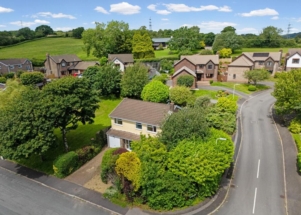 Main image of property: The Rise, Tonteg, CF38