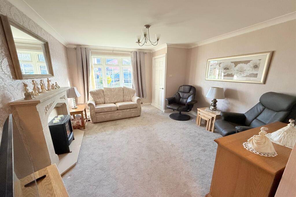 Cresswell Close, Callands, WA5  9UA photo 3