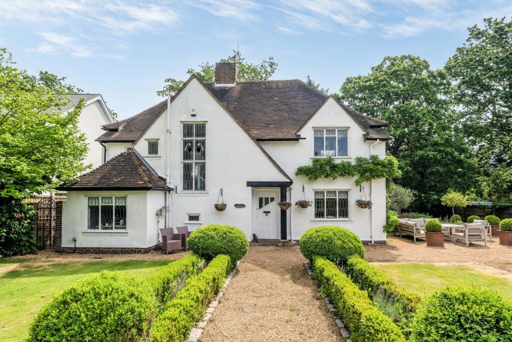 Main image of property: Oakwood Close, Chislehurst, BR7