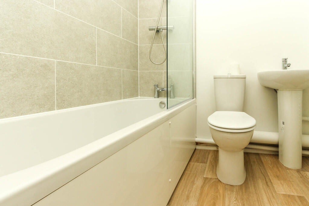 House in Northampton - View 5