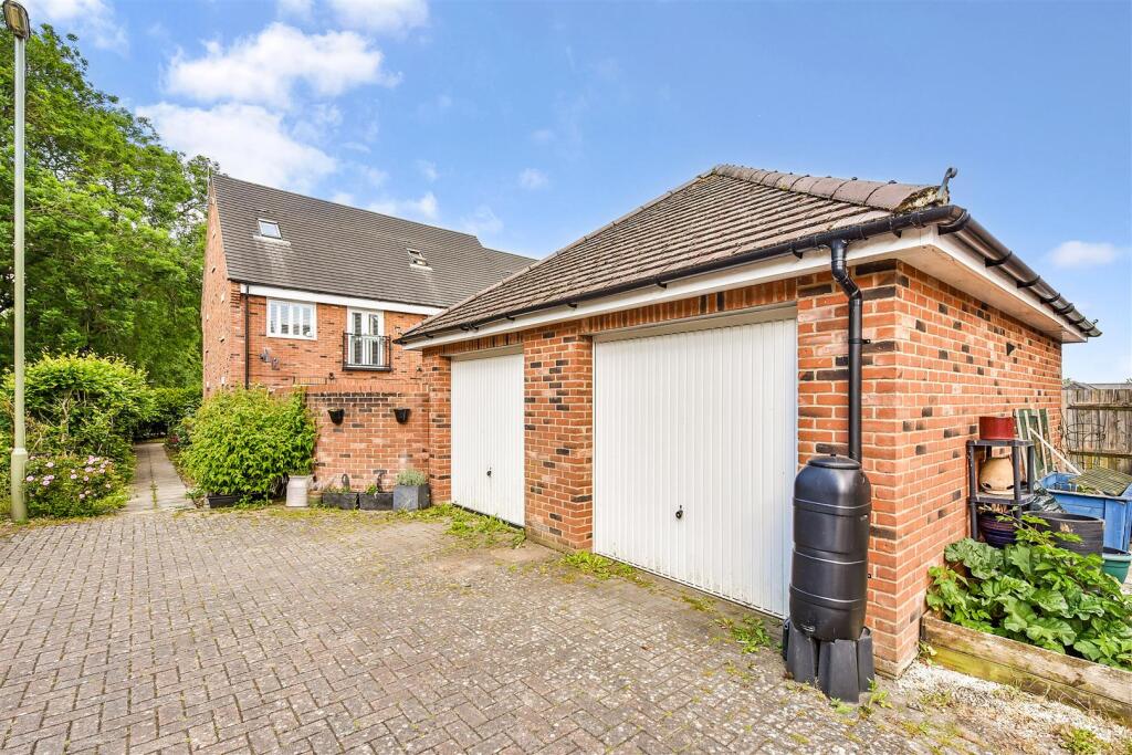 Harebell Road, Andover photo 2