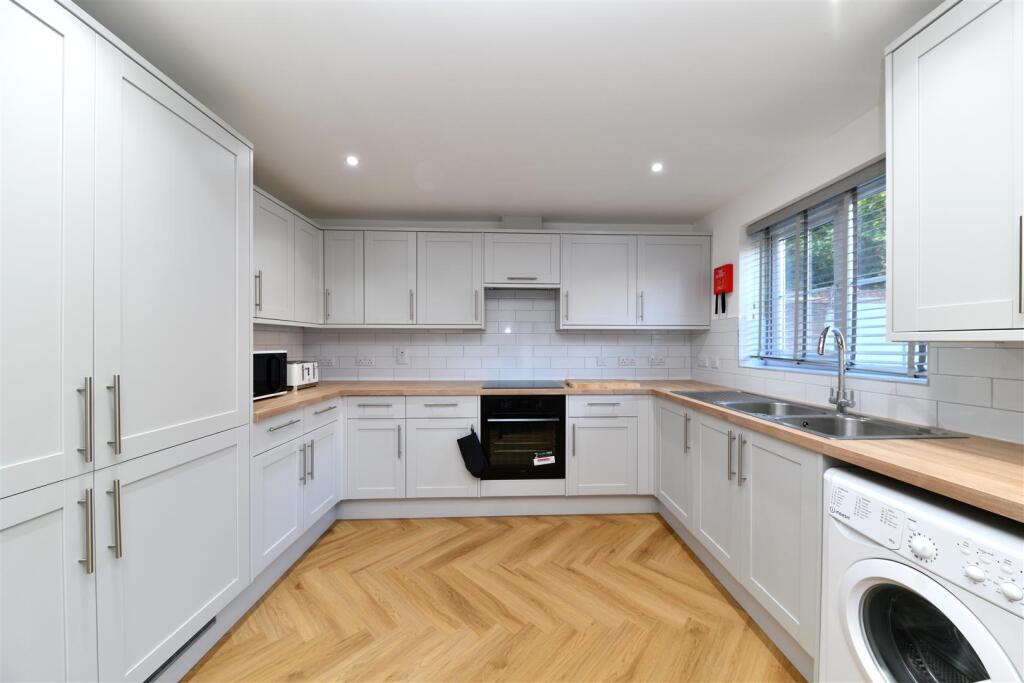 House in North Hertfordshire, Great Ashby - More