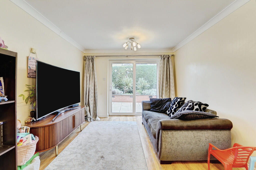 Garden Flat, De Parys Lodge, De Parys Avenue,  photo 3