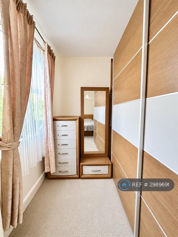 Apartment in Twickenham - View 5