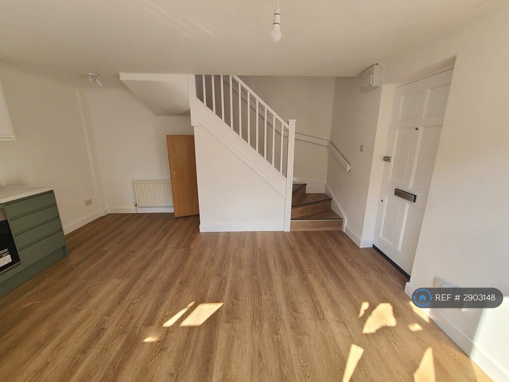 House in Bromley - View 4