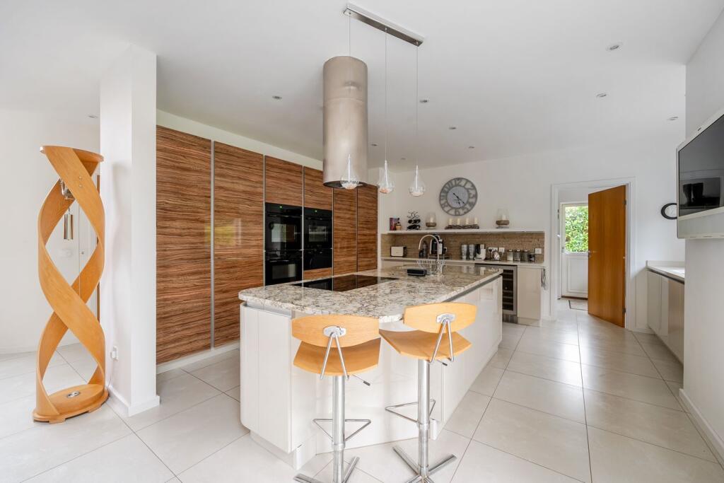 Pikes Hill, Lyndhurst, SO43 photo 4