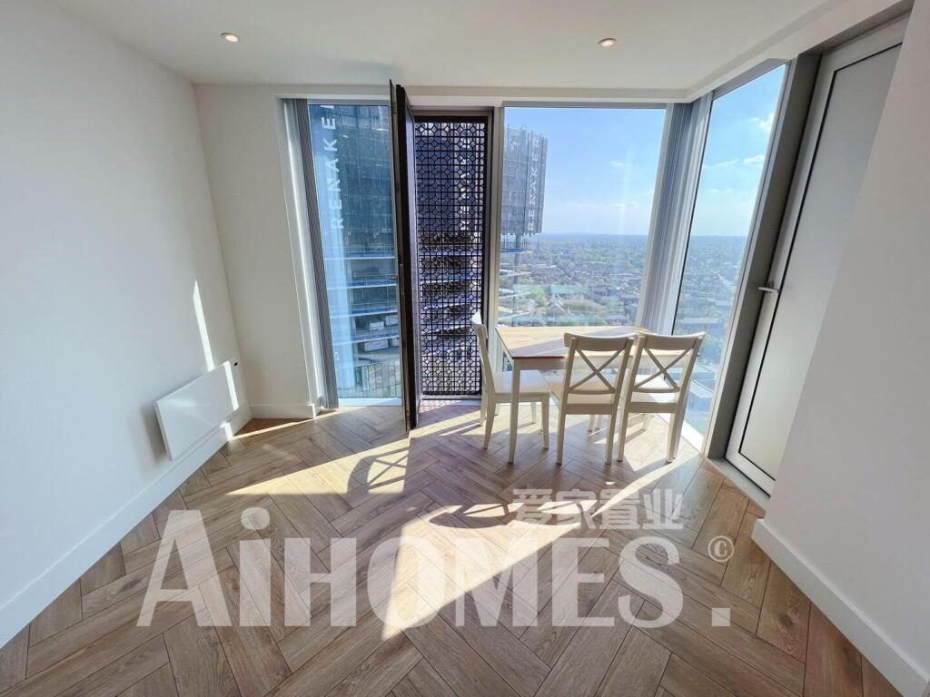 Apartment in Manchester, City Centre - View 3