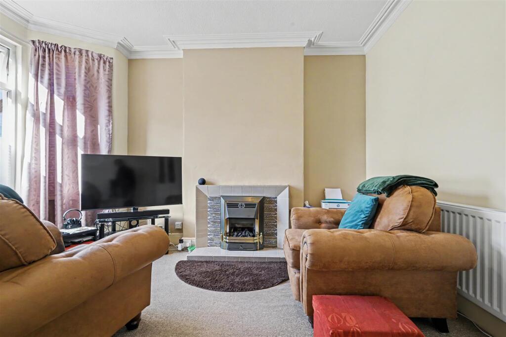 House in Nottingham - View 5