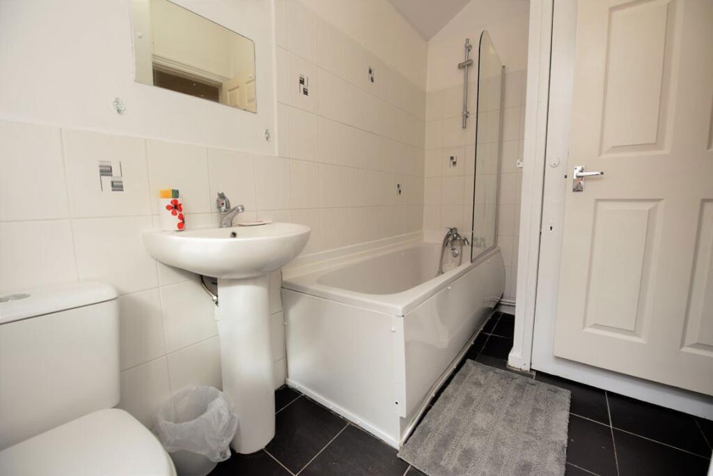 6 bedroom house for rent