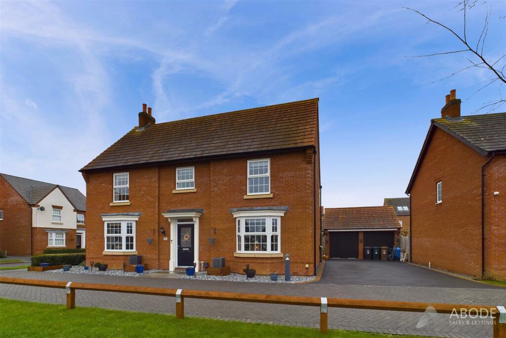 5-bed detached on Galloway Road, Drakelow, Burton-On-Trent, £500,000