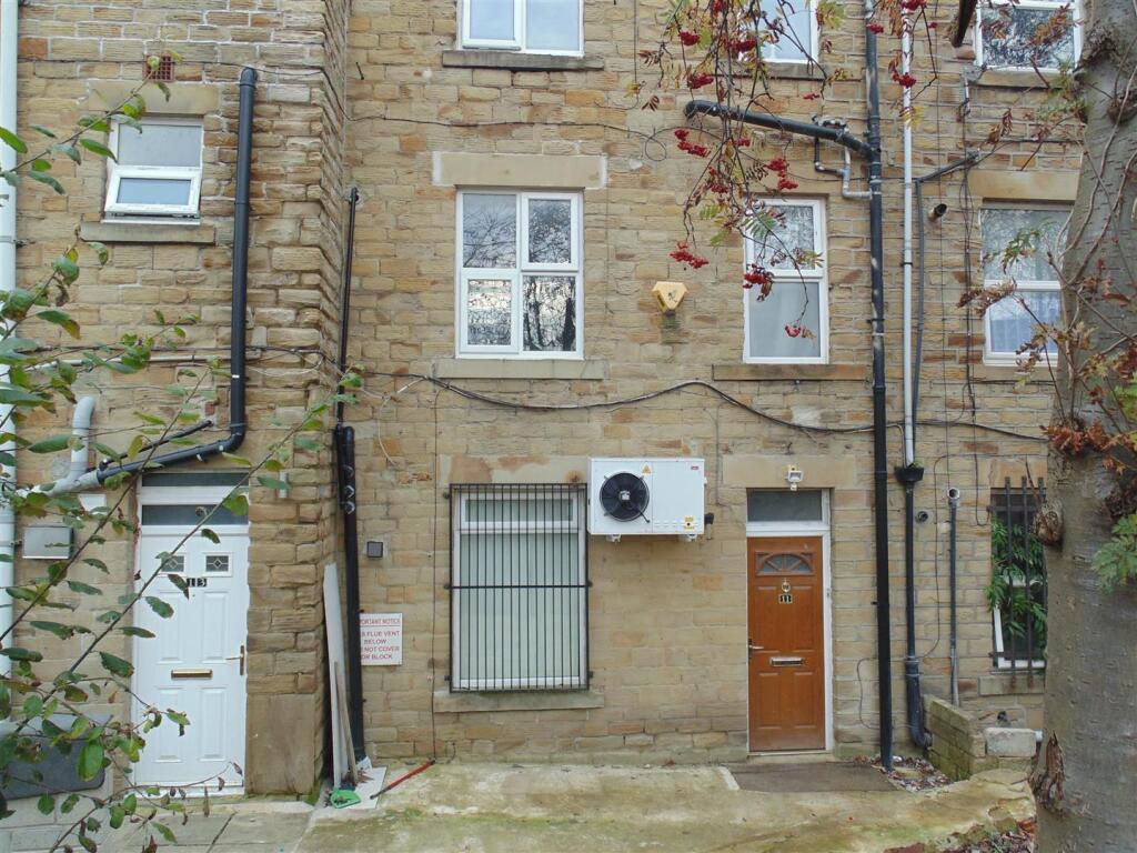 Main image of property: 11 Commercial St, Batley, WF17 5HJ