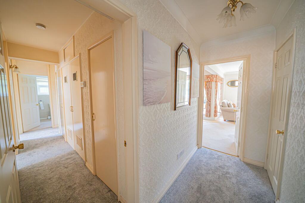 Riverside Drive, Solihull, B91 photo 4