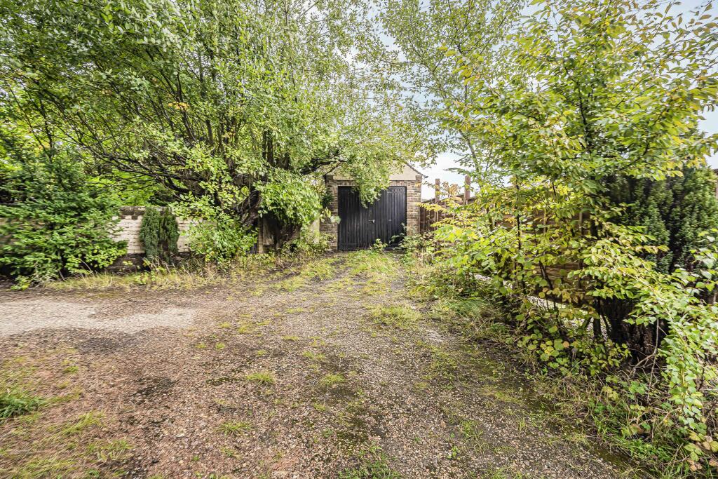 Row Beech Cottages, Watling Street, Dunstable, LU6 photo 4