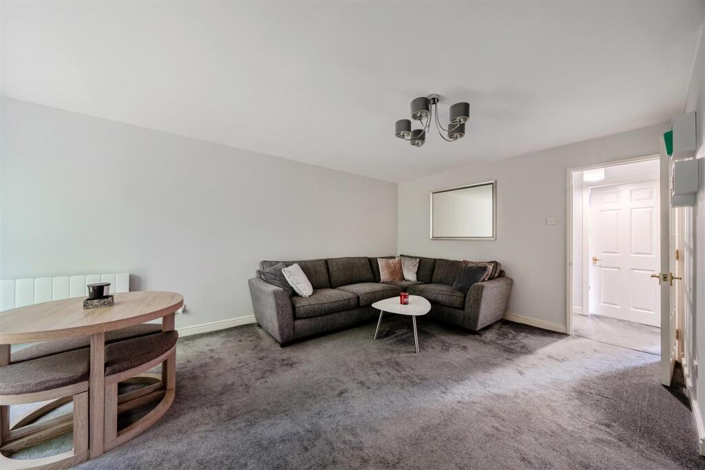 Masefield Gardens, Crowthorne, Berkshire, RG45 7QS - View 5