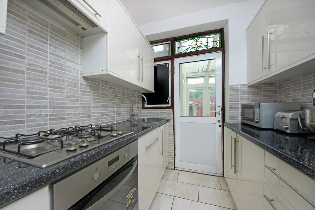 House in London, Park Royal - View 5