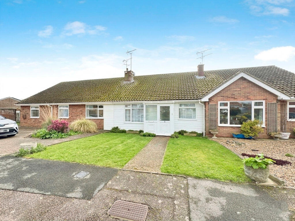 2-bed house on Beacon Close, Brightlingsea, CO7, £235,000