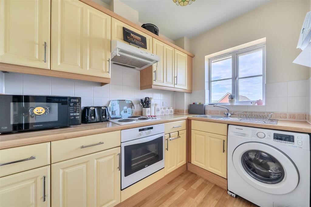 Apartment in Bracknell - View 2