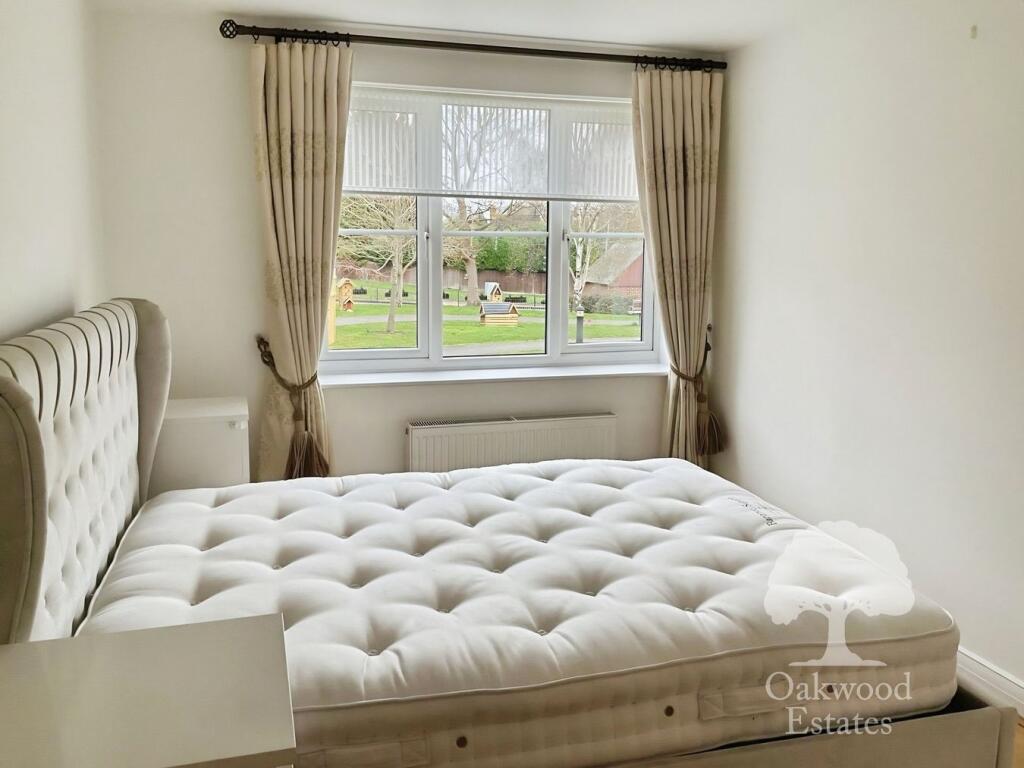Apartment in Slough - View 5