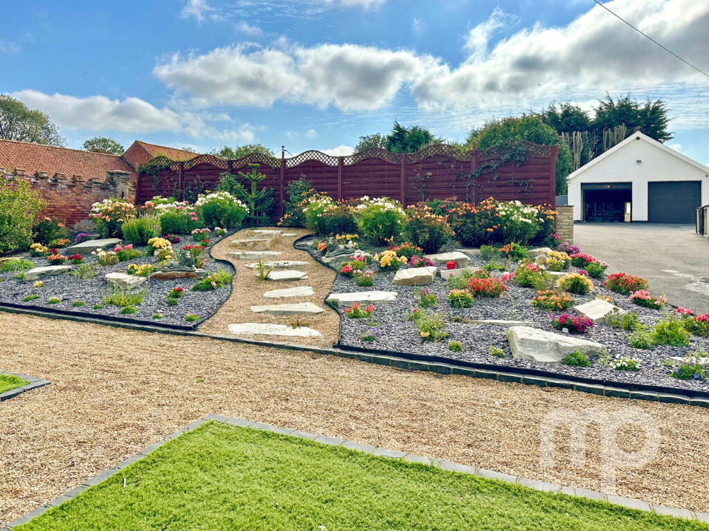 House in South Norfolk, Wramplingham - More