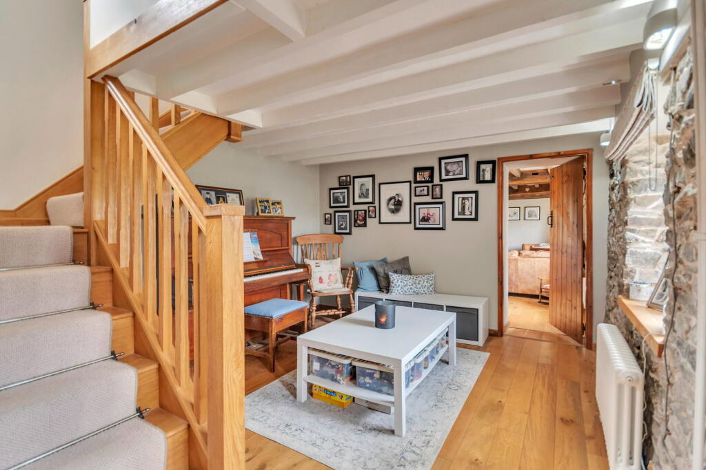 House in Llanrhaeadr-ym-Mochnant - View 2