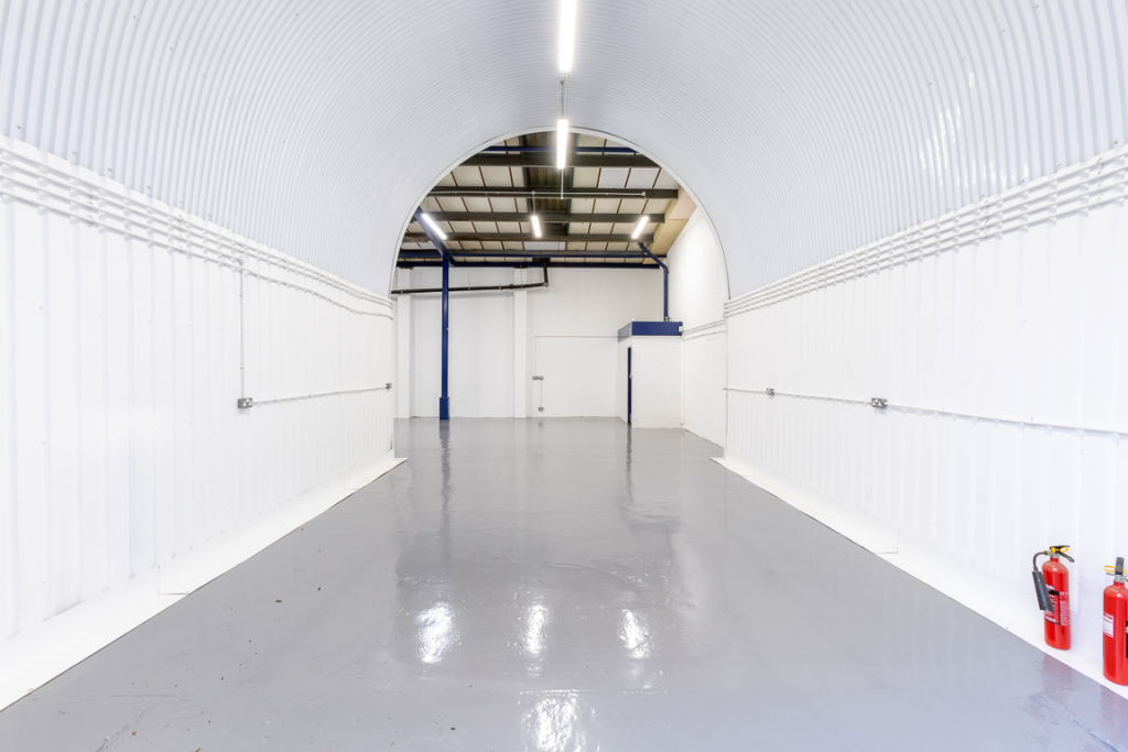 An empty arch with white lining