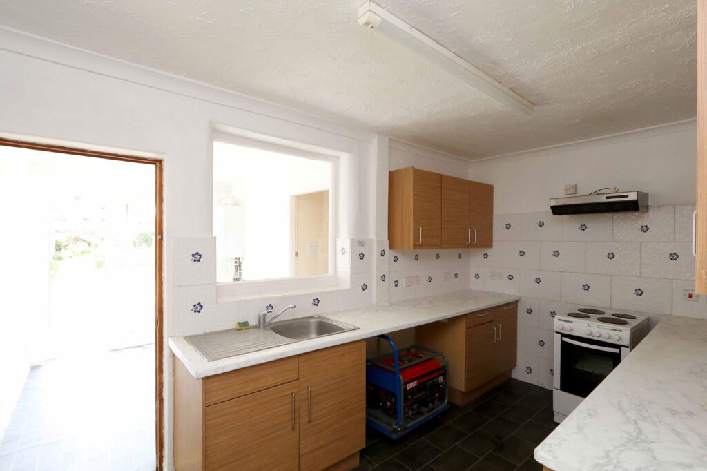 Roselea Drive, Crossens, Southport, PR9 photo 3