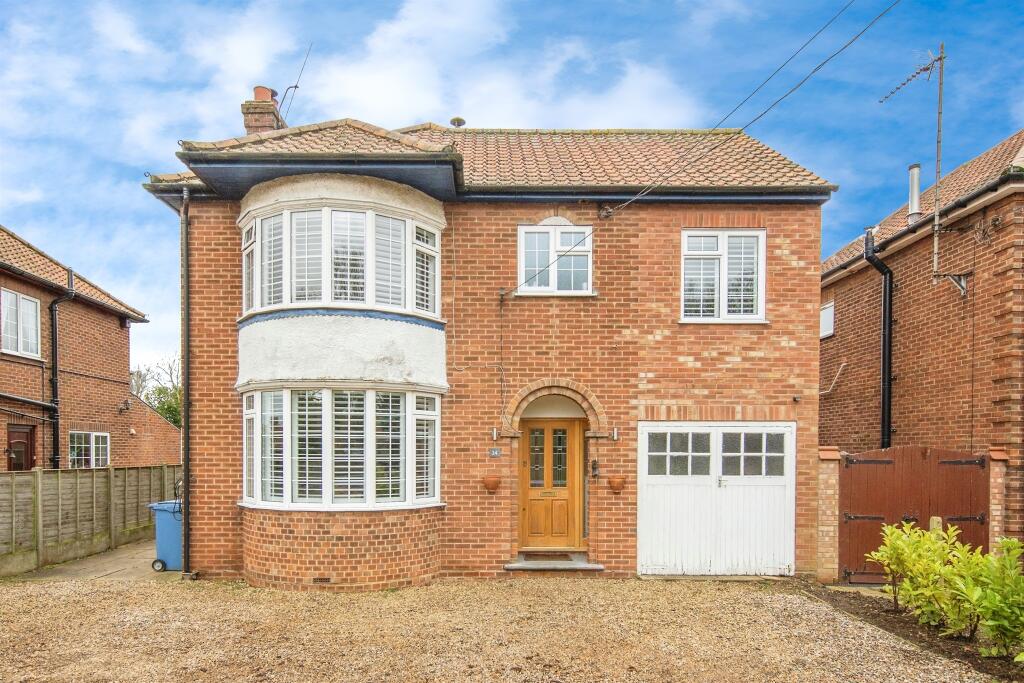 Main image of property: Ipswich Road, Holbrook, Ipswich