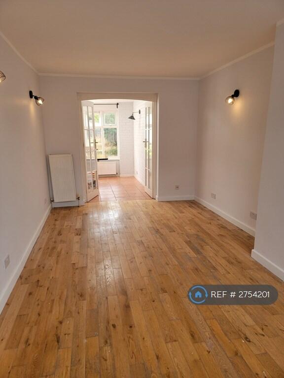 House in Dartford - View 3