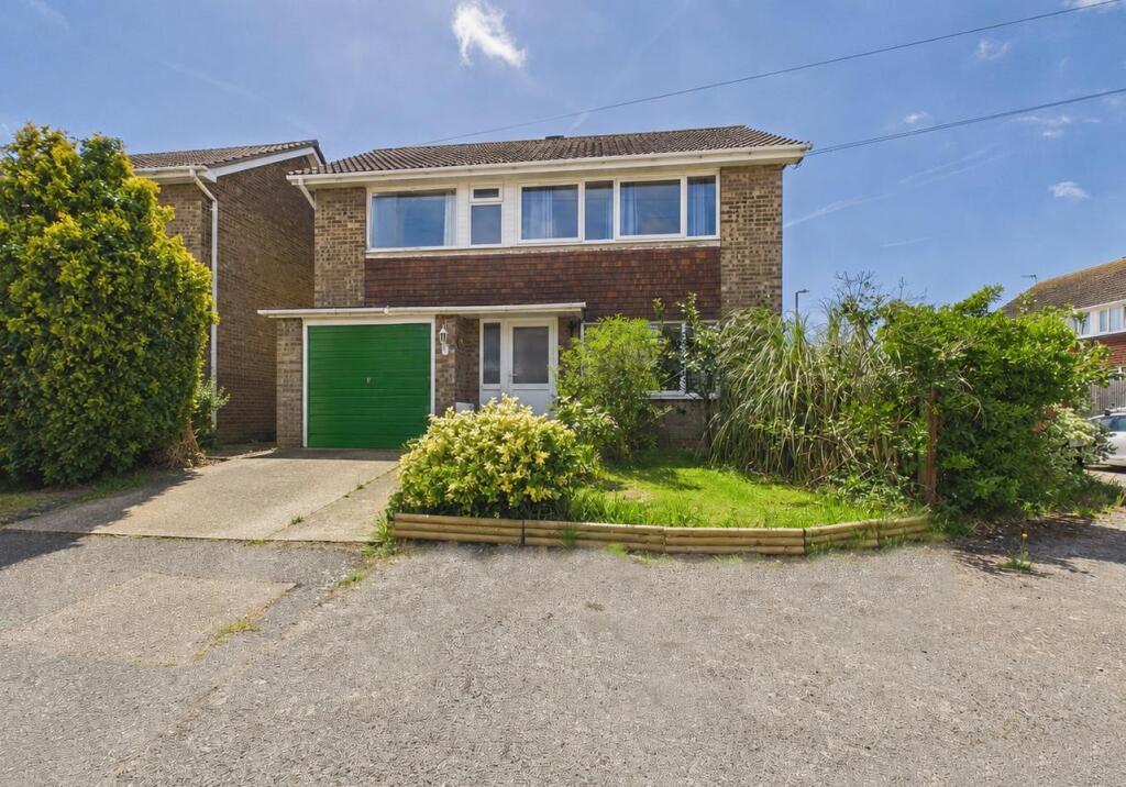 4-bed detached on Gwyneth Grove, Bexhill-On-Sea, £365,000