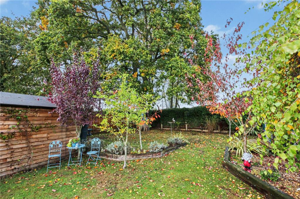 Poringland Road, Stoke Holy Cross, Norwich, Norfolk, NR14 photo 3