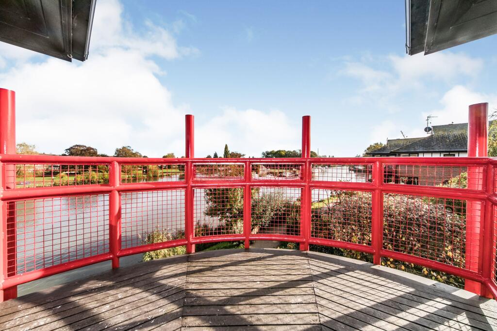Apartment in Reading - View 2