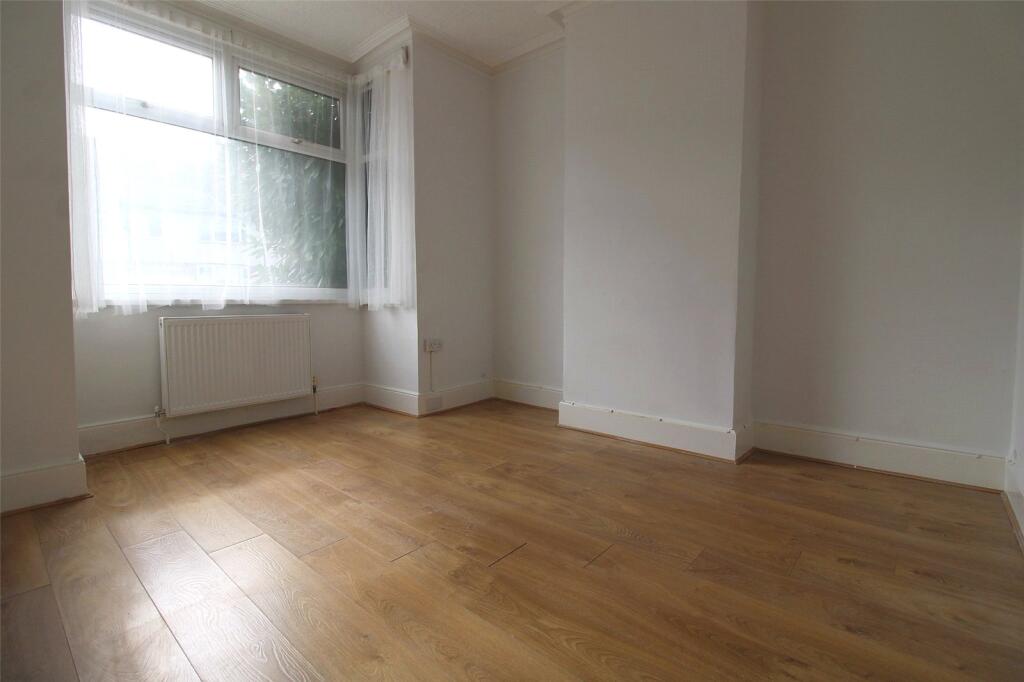 Apartment in Croydon - View 5